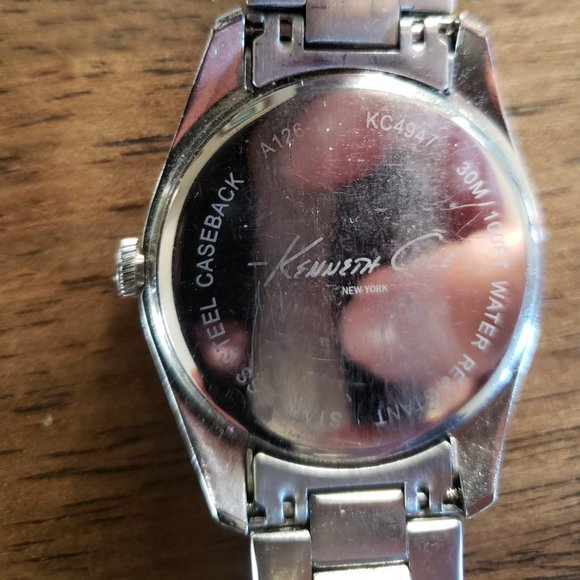 3/60. Sliver Kenneth Cole watch with clip band - Picture 3 of 4